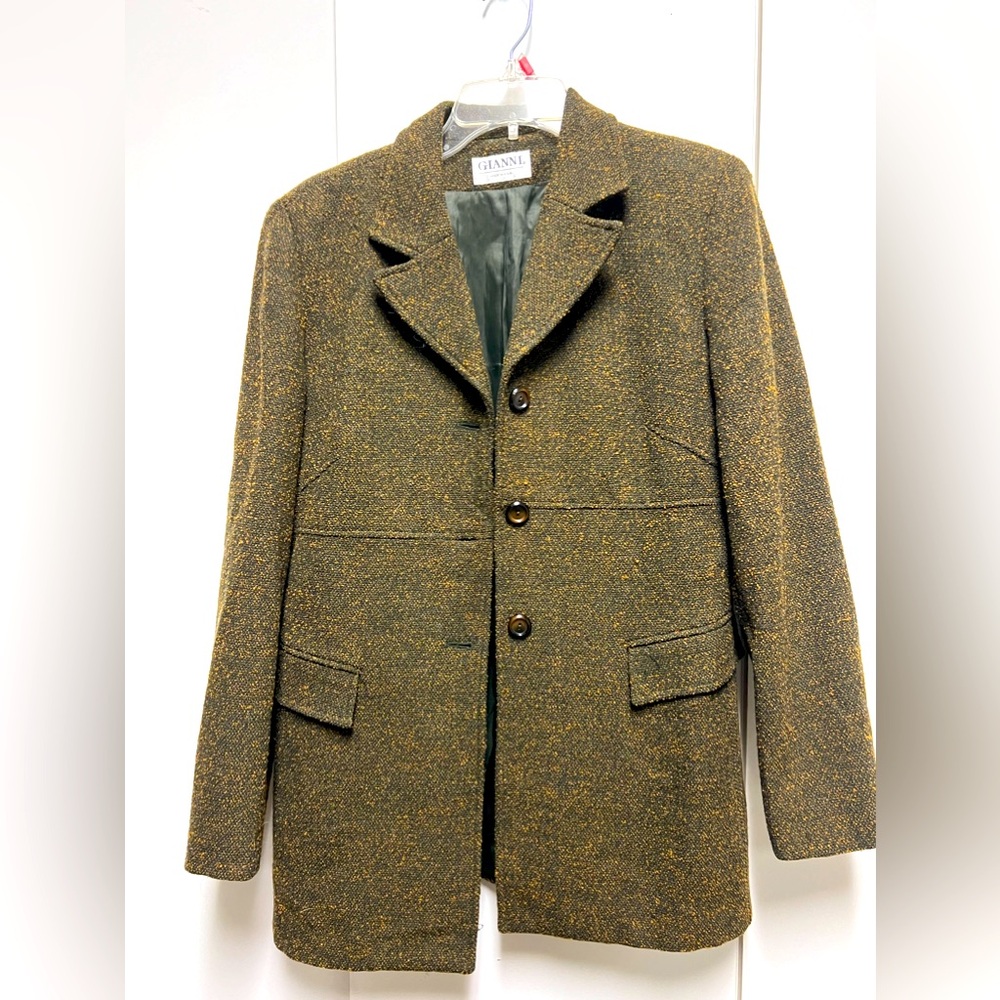 Medium size coat. Yellow and green mix and vintage style.